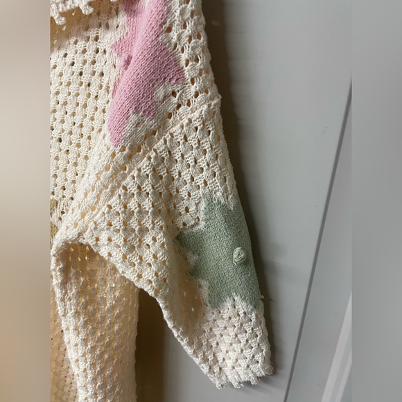 So Me Ivory Floral Open Knit Sweater 3D Pom Pom Trim Grannycore Boho NWT Small - Picture 8 of 8